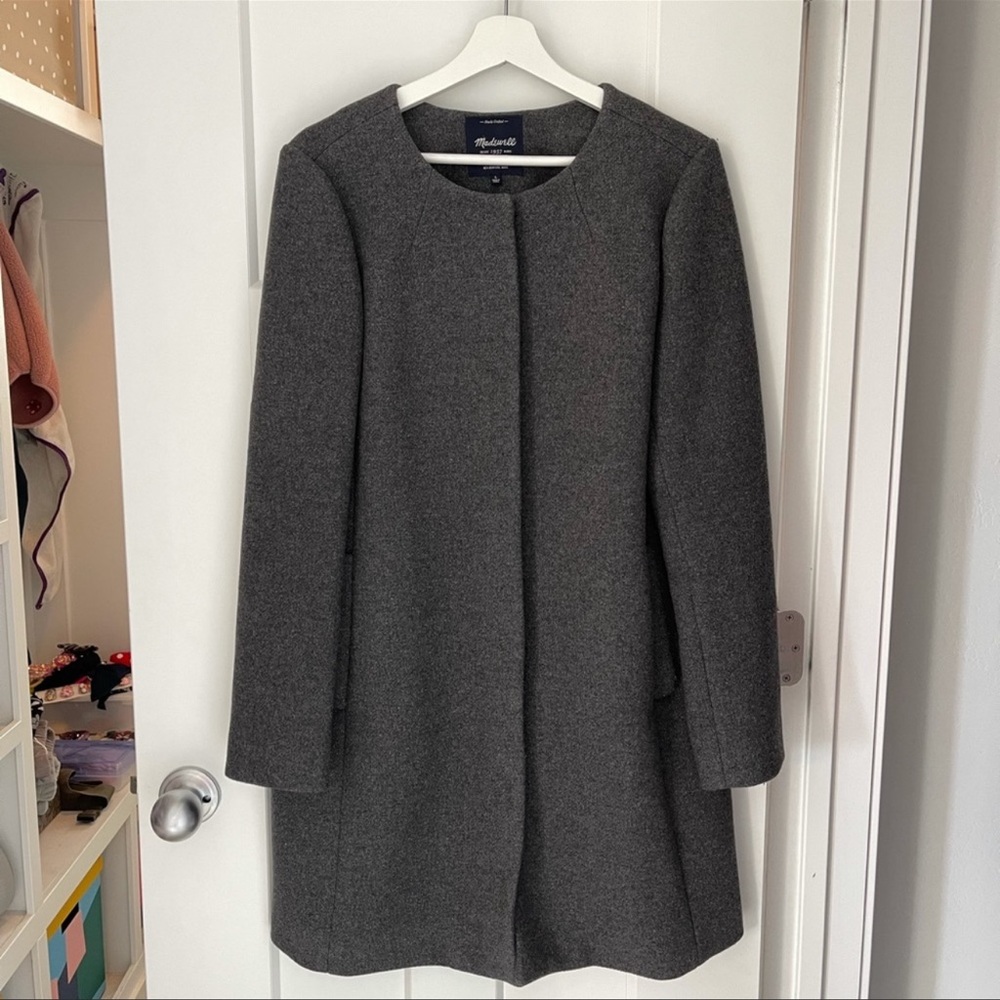 Pre owned, well kept in original coat cover bag (included), smoke free home.